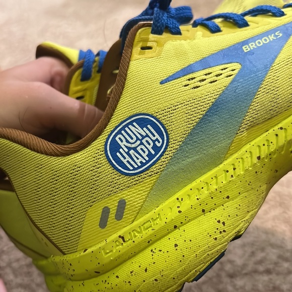 LIMITED EDITION Brooks x Banana Launch 8 - Picture 8 of 8